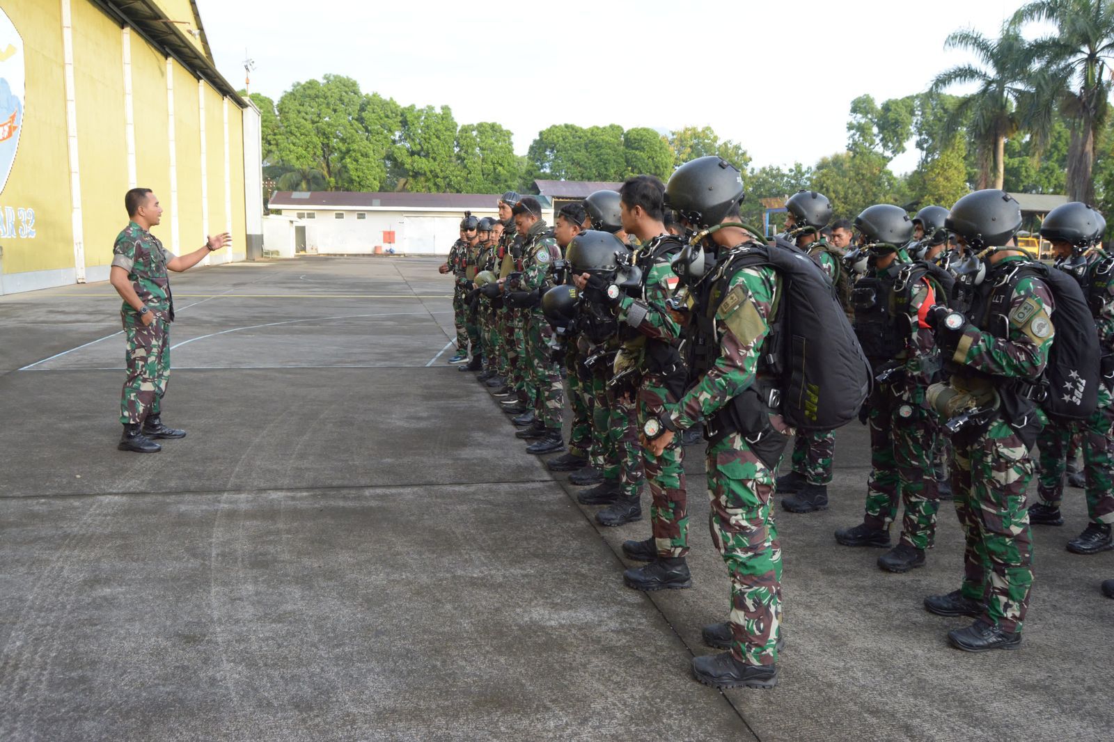 Batalyon Taifib 2  Pasmar 2, melaksanakan latihan terjun HAHO di Denmatra 2 Kopasgat