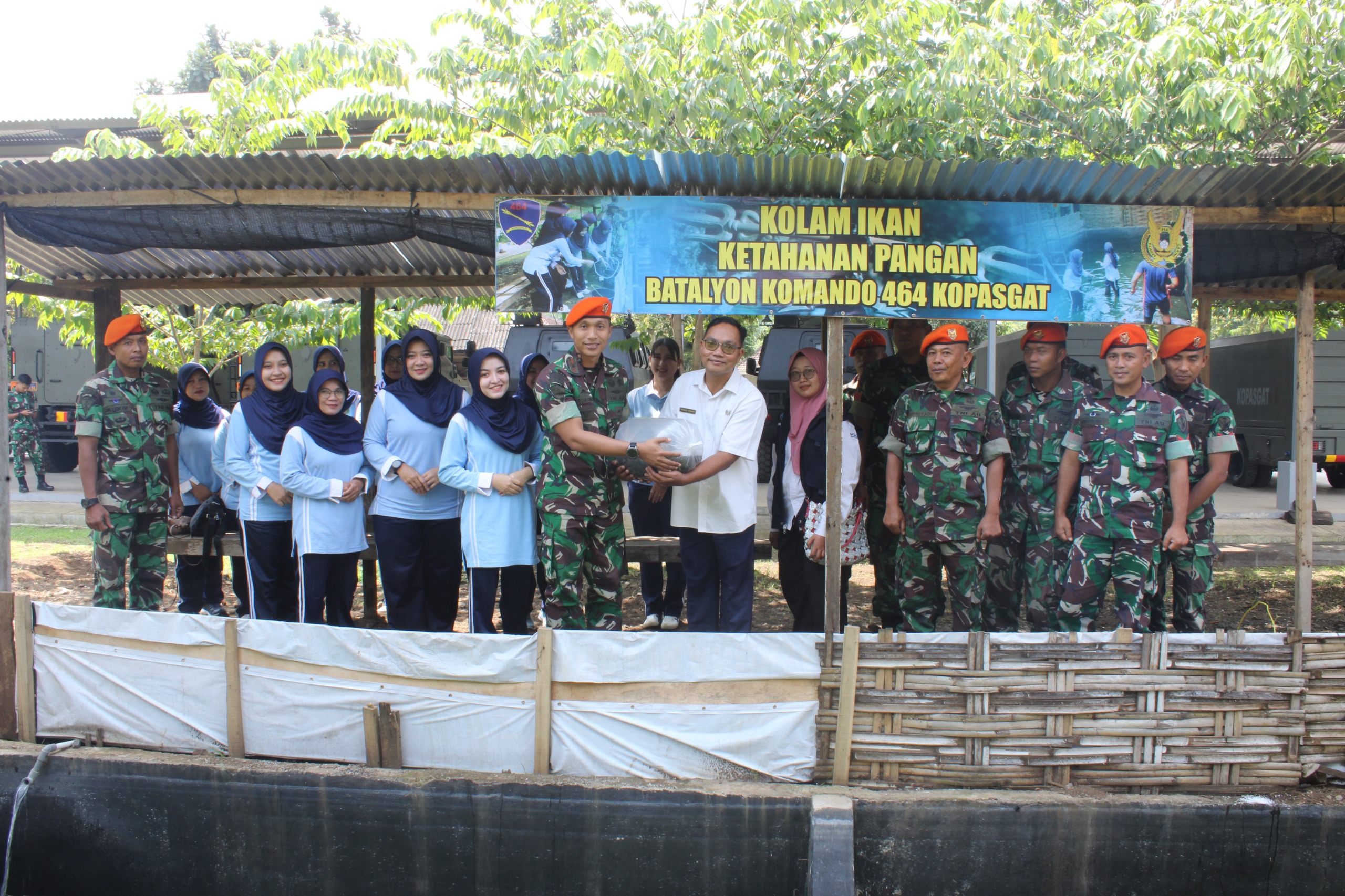 Budidaya Ikan Lele Di Markas Yonko 464 Kopasgat Merupakan Langkah Strategis Dukung Program Hanpangan