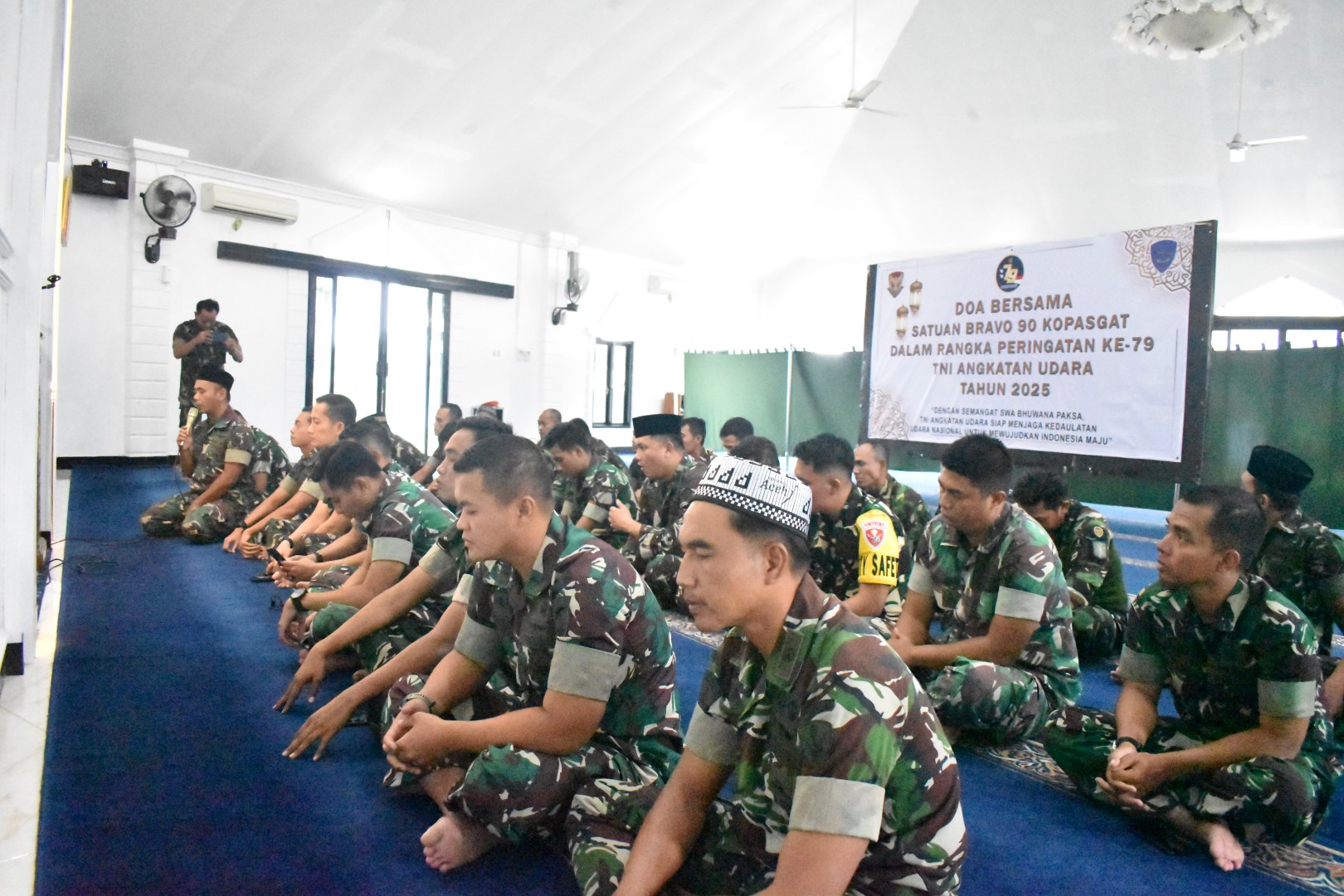 Satbravo 90 kopasgat Gelar Doa Bersama Dalam Rangka  HUT Ke-79 TNI Angkatan Udara