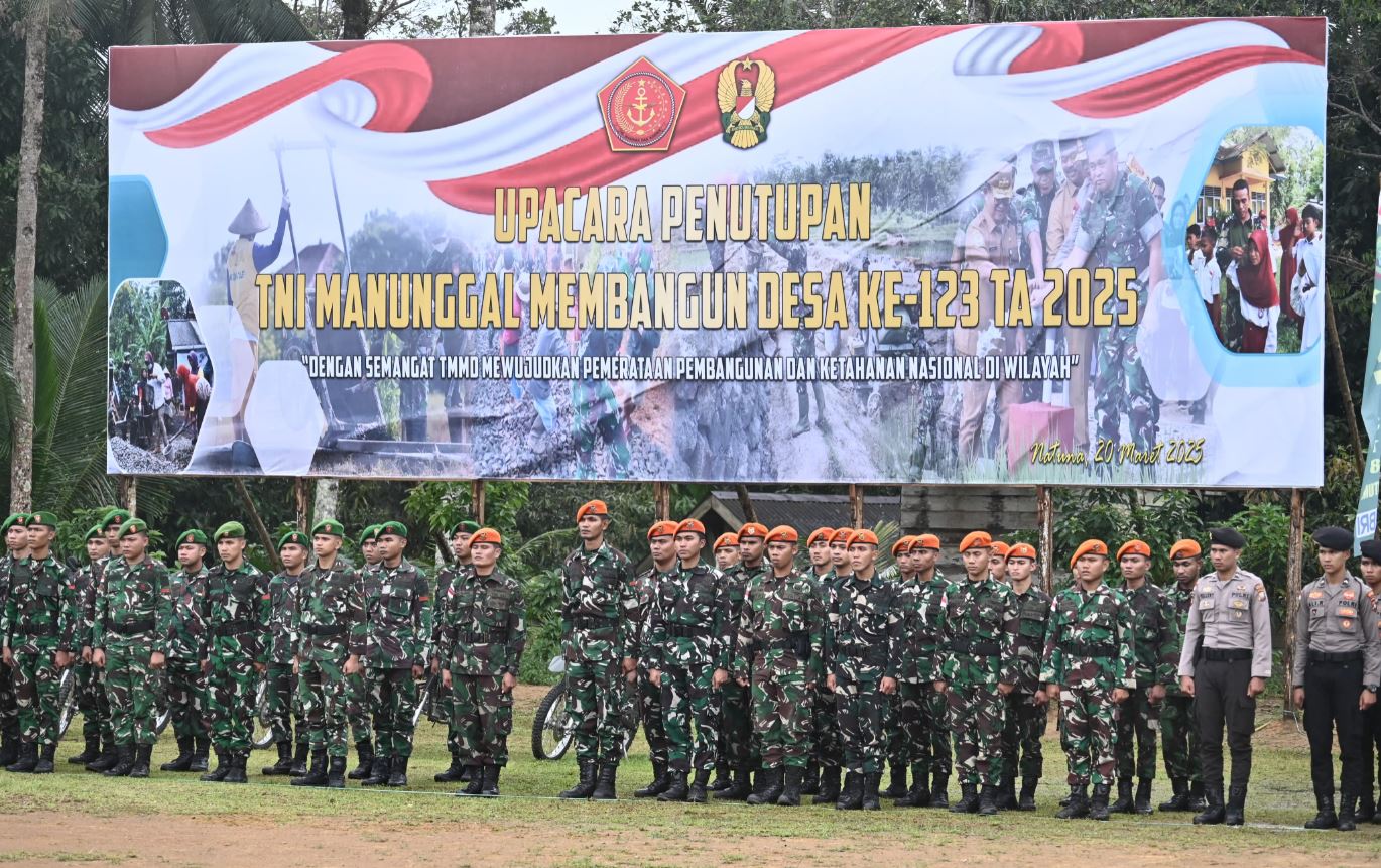 DANDENHANUD 477 KOPASGAT MENGHADIRI UPACARA PENUTUPAN TMMD KE – 123 DI WILAYAH KODIM 0318/NATUNA