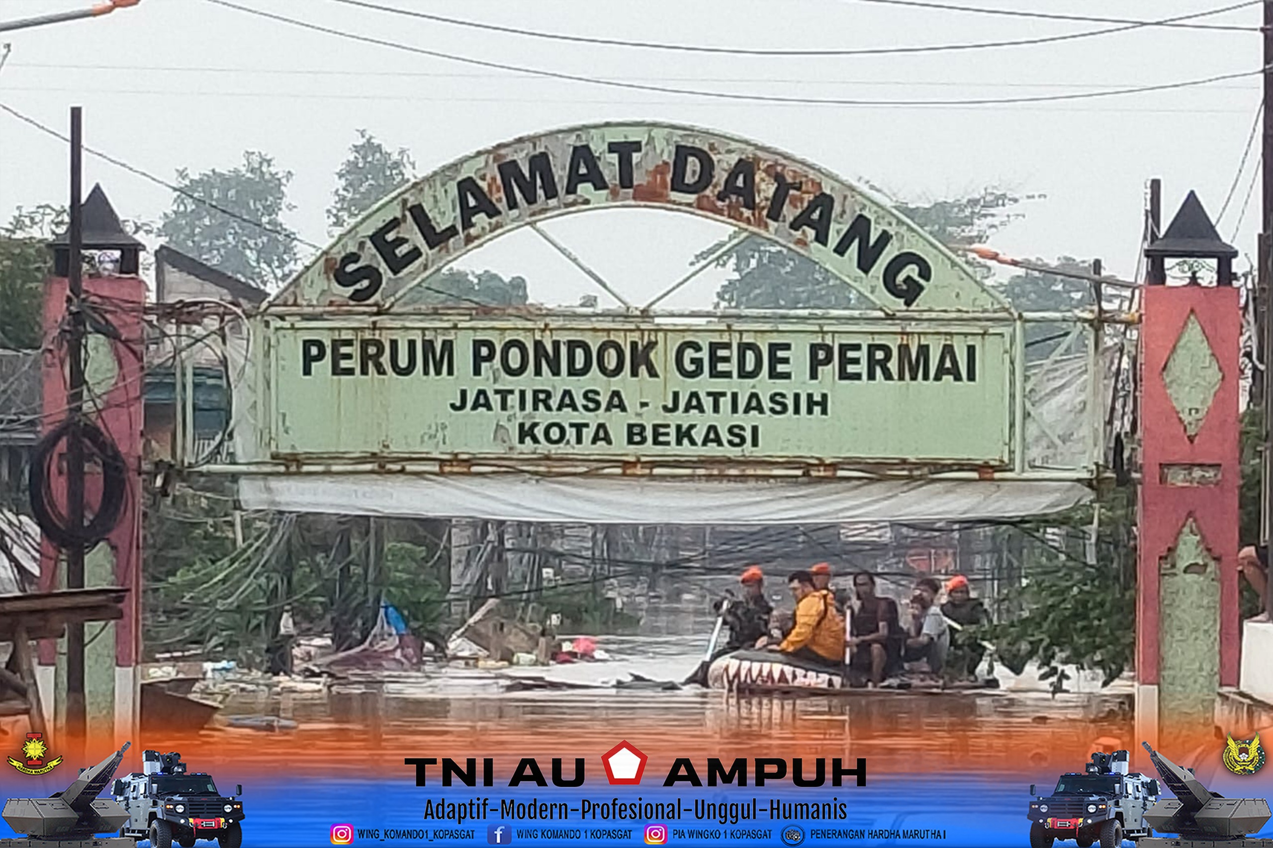 Prajurit Wing Komando I Kopasgat Sigap Evakuasi Korban Banjir