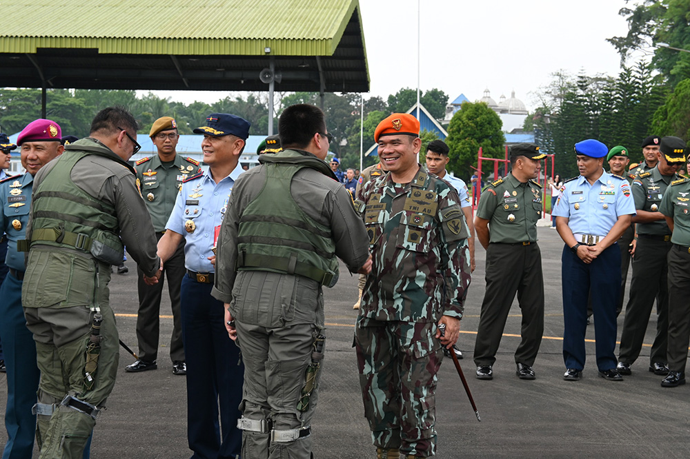 Penyambutan Crew Pesawat Hawk 100/200 Skadron Udara 12 di Lanud Soewondo