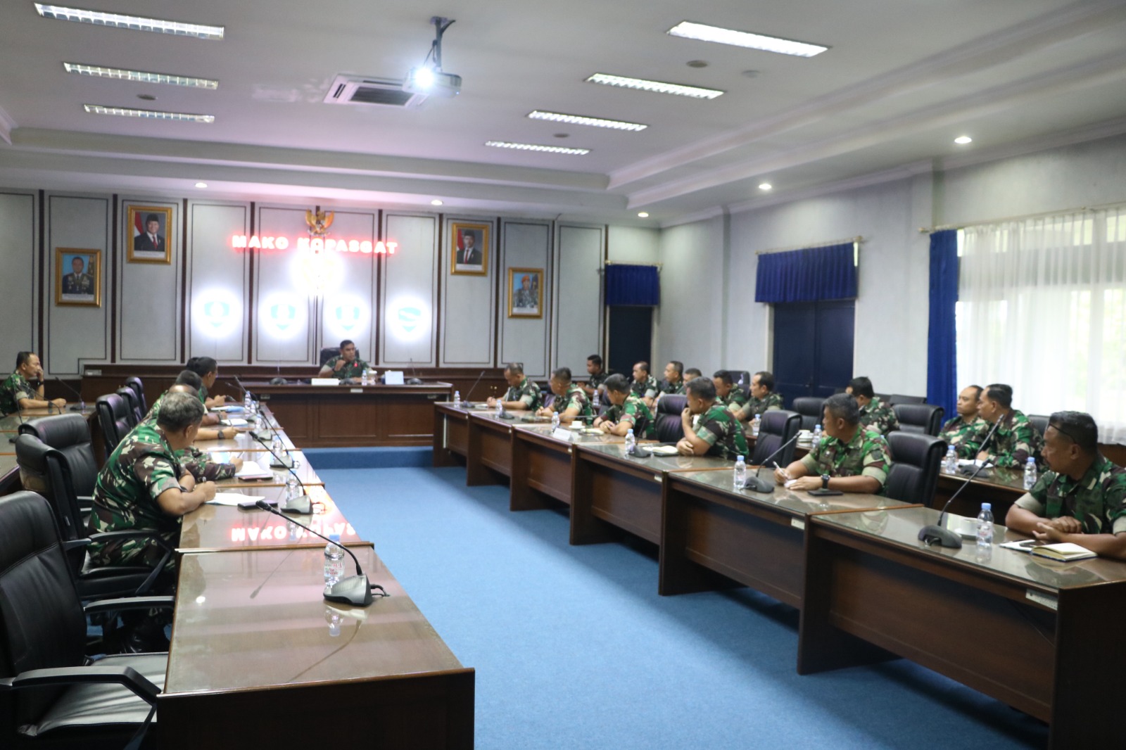 Inspektur Kopasgat Pimpin Entry Meeting  Di Ruang Rapat Nanggala Yudhya Mako Kopasgat.