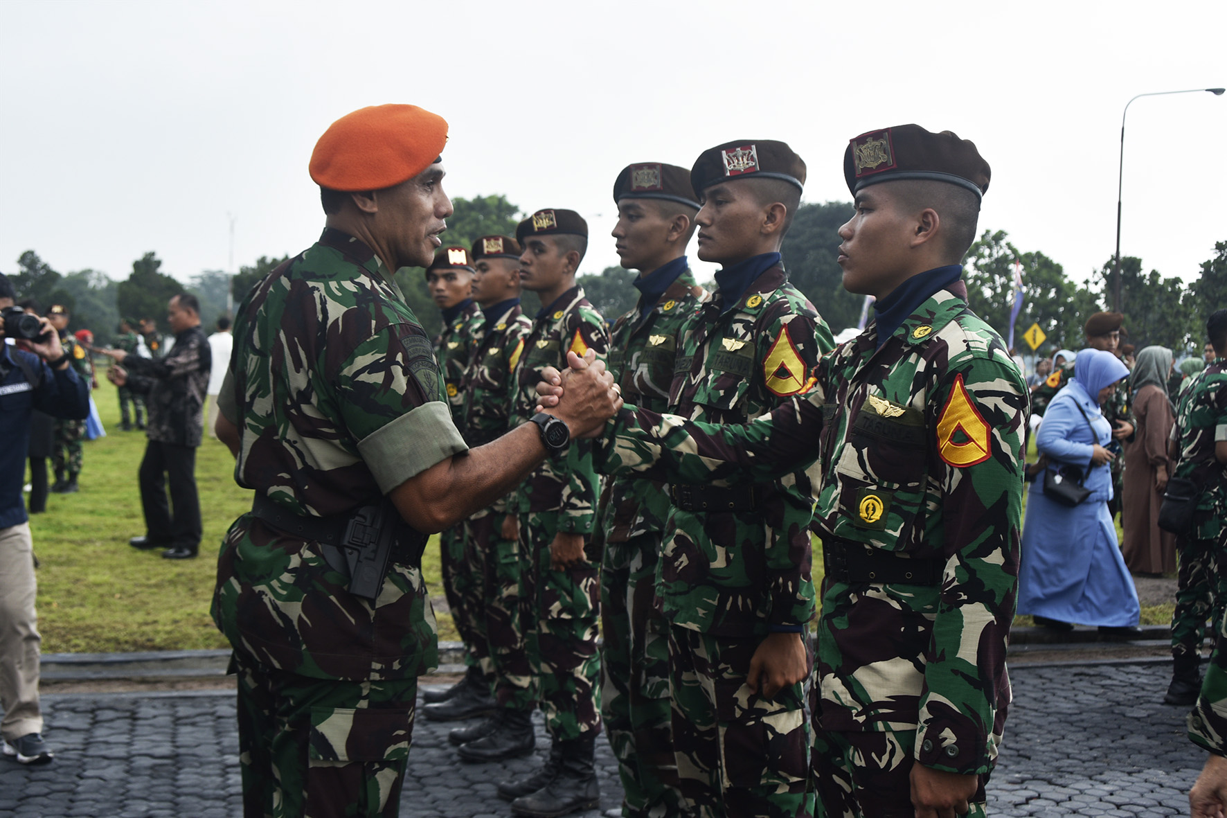 Inspektur Kopasgat bersama Ketua PIA AG. Cabang 1 Makopasgat Gabungan Kopasgat Hadiri Wingday Susparadas TNI AU A-203