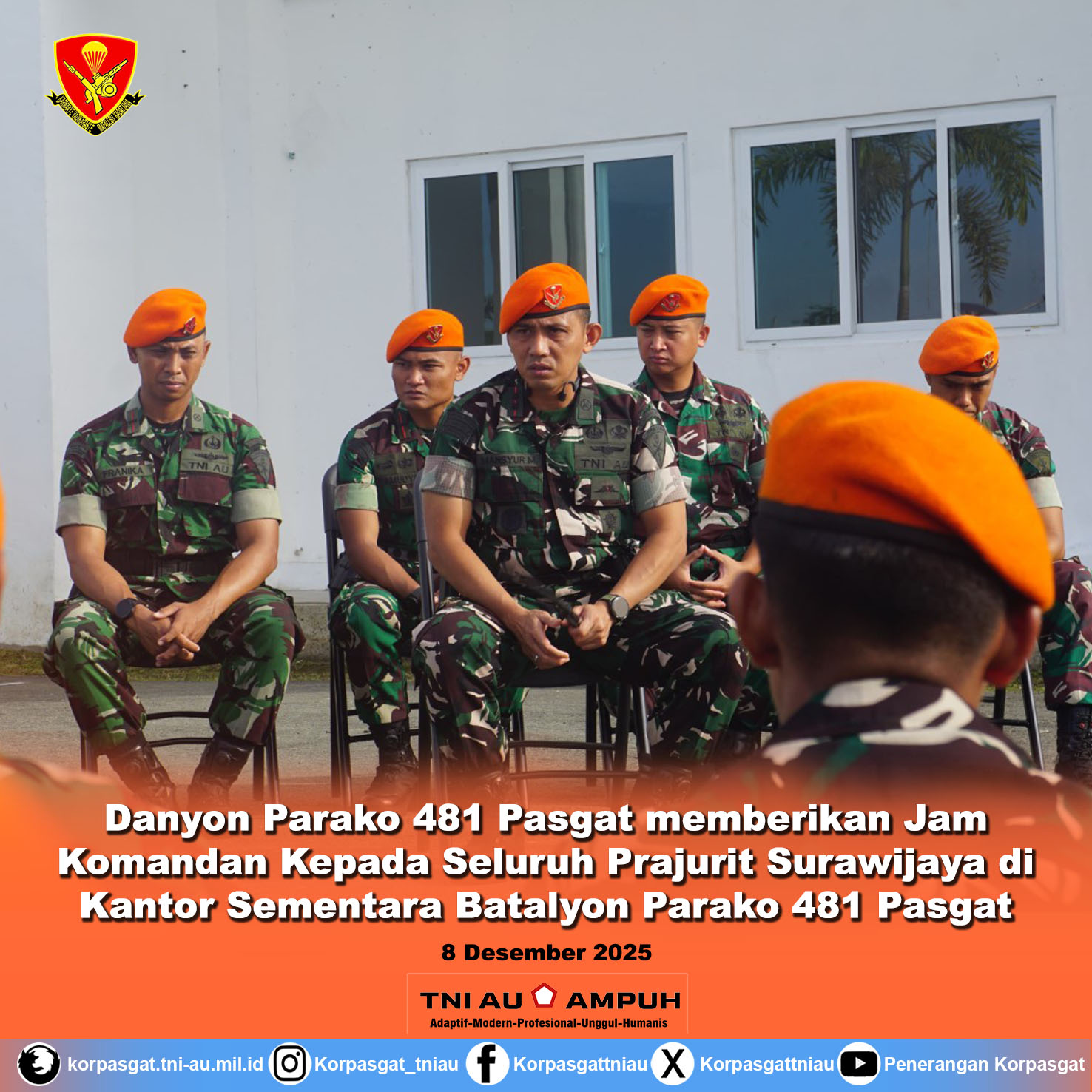 Danyon Parako 481 Pasgat memberikan Jam  Komandan Kepada Seluruh Prajurit Surawijaya di Kantor Sementara Batalyon Parako 481 Pasgat