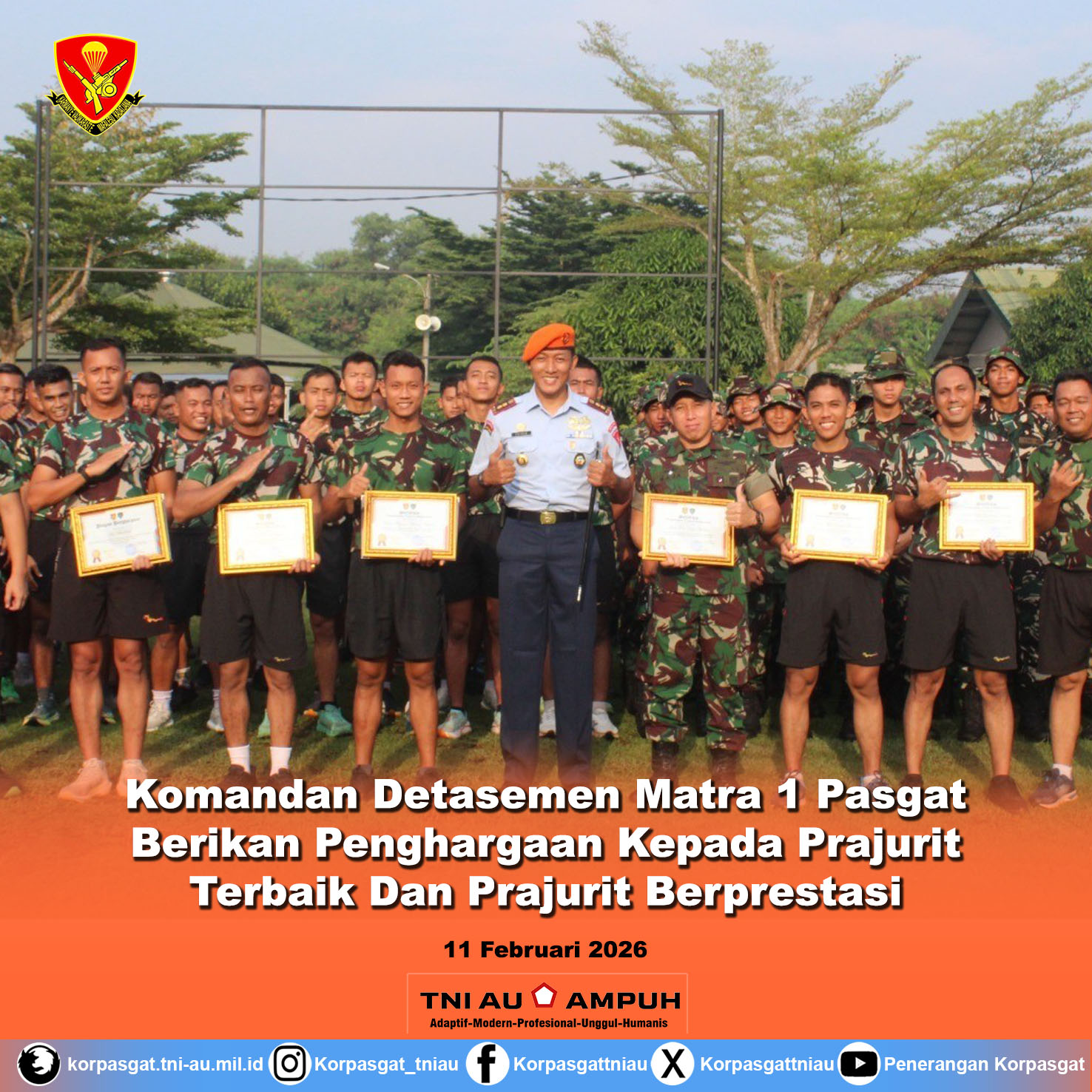 Komandan Detasemen Matra 1 Pasgat Berikan Penghargaan Kepada Prajurit Terbaik Dan Prajurit Berprestasi