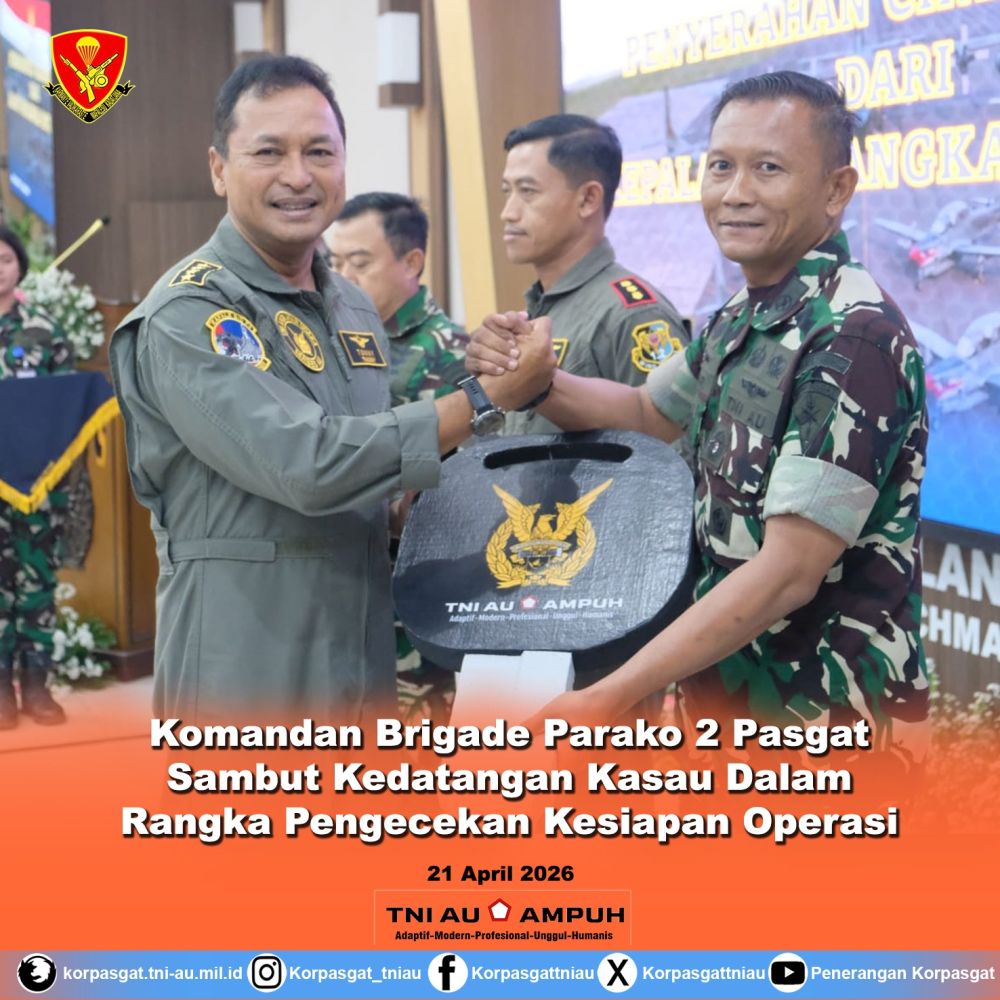 Komandan Brigade Parako 2 Pasgat Sambut Kedatangan Kasau Dalam Rangka Pengecekan Kesiapan Operasi di Lanud Abdulrachman Saleh