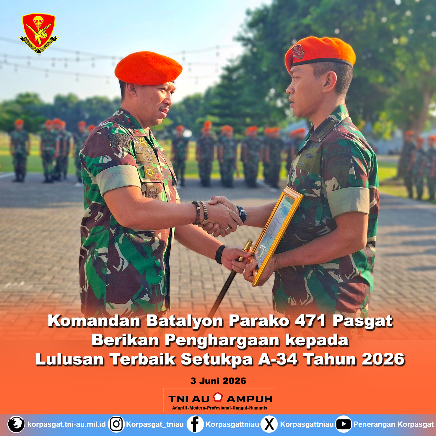 Komandan Batalyon Parako 471 Pasgat Berikan Penghargaan Kepada Lulusan Terbaik Setukpa A-34 Tahun 2026