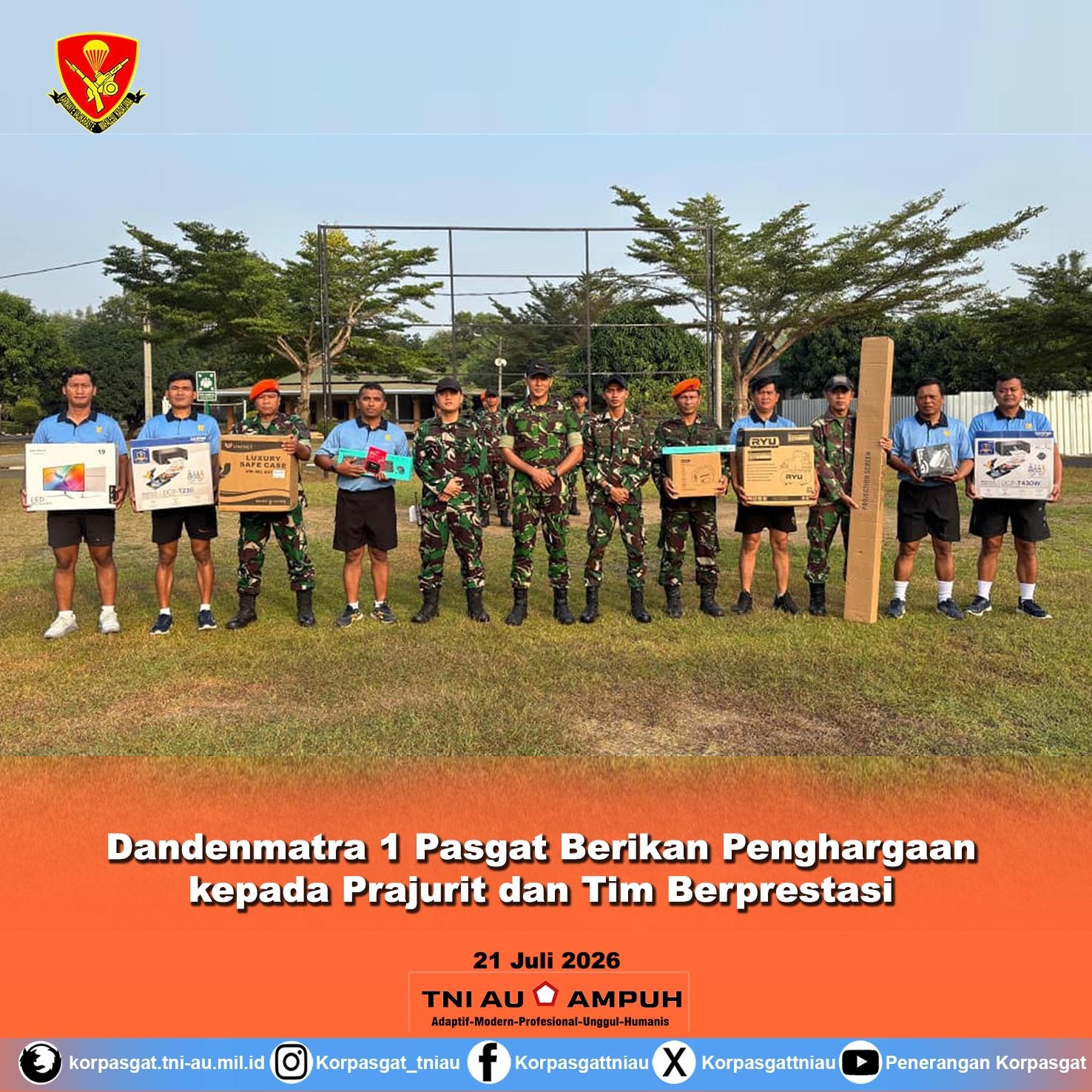Dandenmatra 1 Pasgat Berikan Penghargaan kepada Prajurit dan Tim Berprestasi Dandenmatra 1 Pasgat Berikan Penghargaan kepada Prajurit dan Tim Berprestasi