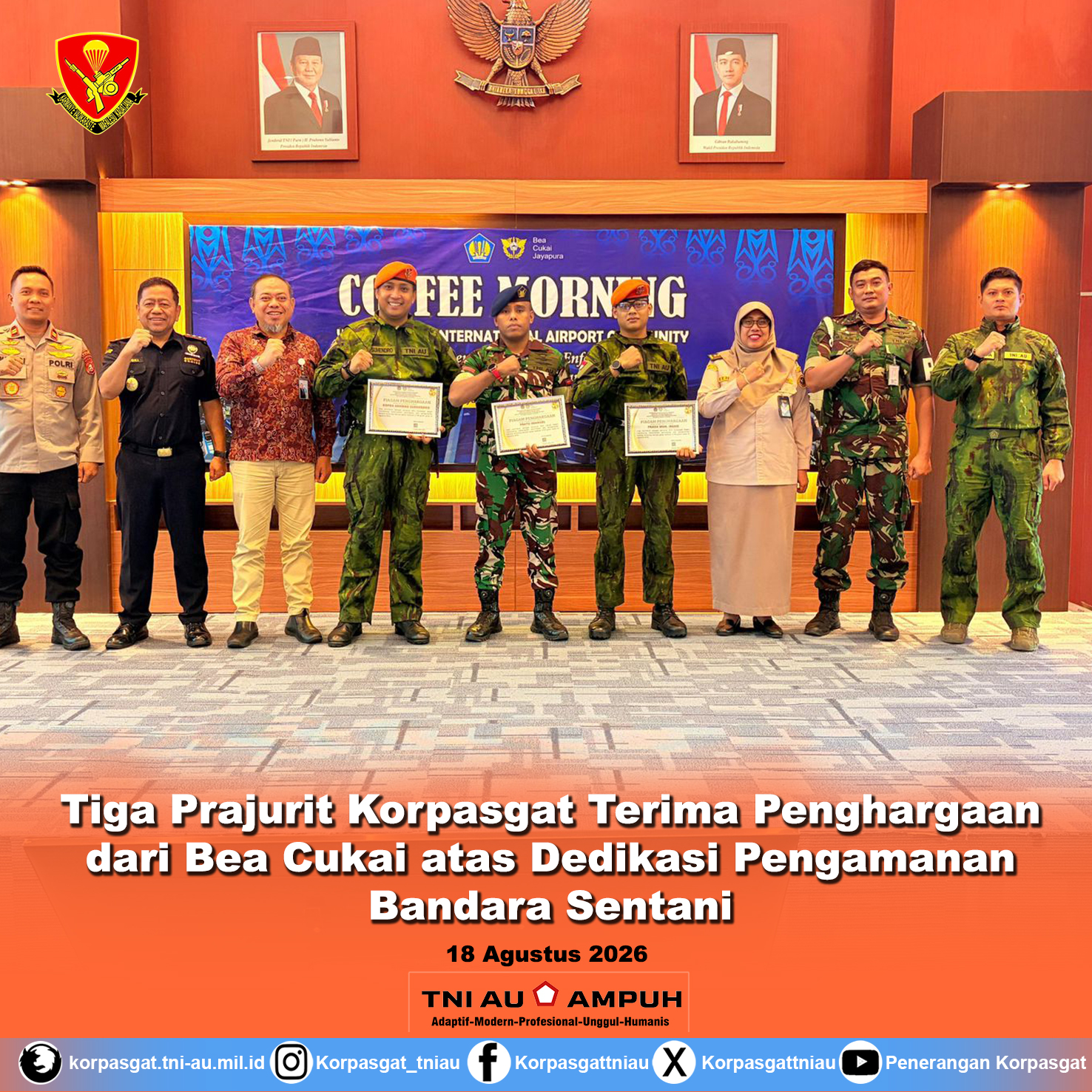 Tiga Prajurit Korpasgat Terima Penghargaan dari Bea Cukai atas Dedikasi Pengamanan Bandara Sentani