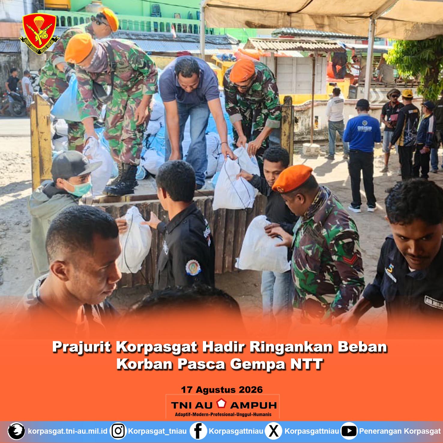 Prajurit Korpasgat Hadir Ringankan Beban Korban Pasca Gempa NTT