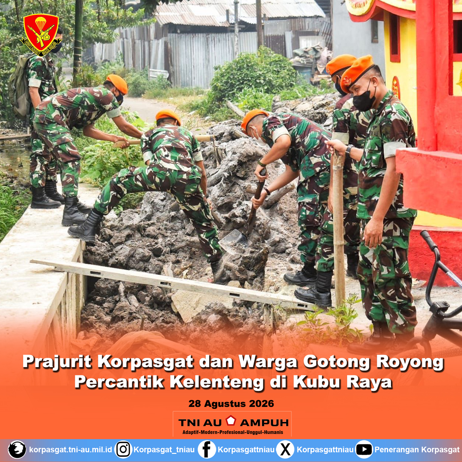 Prajurit Korpasgat dan Warga Gotong Royong Percantik Kelenteng di Kubu Raya