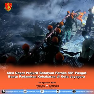 Aksi Cepat Prajurit Batalyon Parako 481 Pasgat Bantu Padamkan Kebakaran di Kota Jayapura
